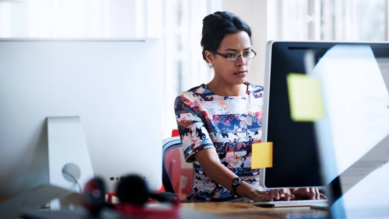 Economist Education Professional Communication: Business Writing and Storytelling online short course banner