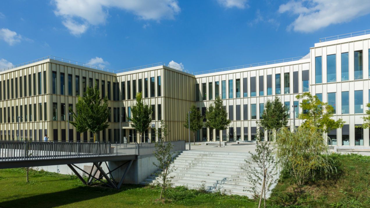 HEC Paris building